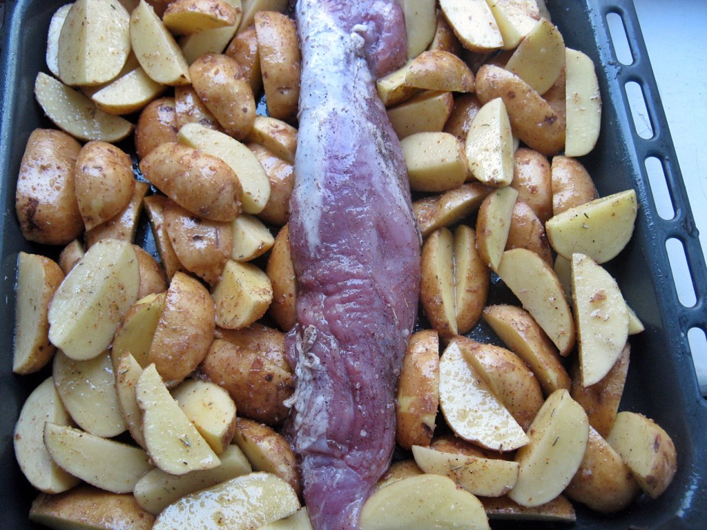 Ziemniaki zapiekane z polędwiczką w piekarniku